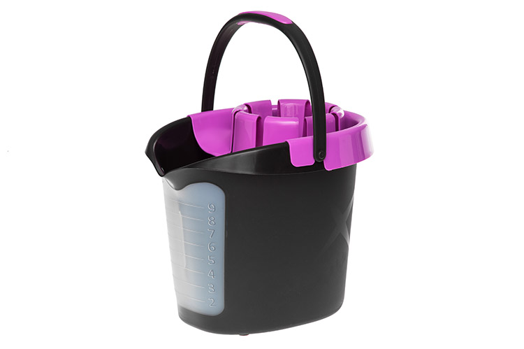 Moppisanko Saima 10 L + puristin pro - liukuesteet ja mitta-asteikko